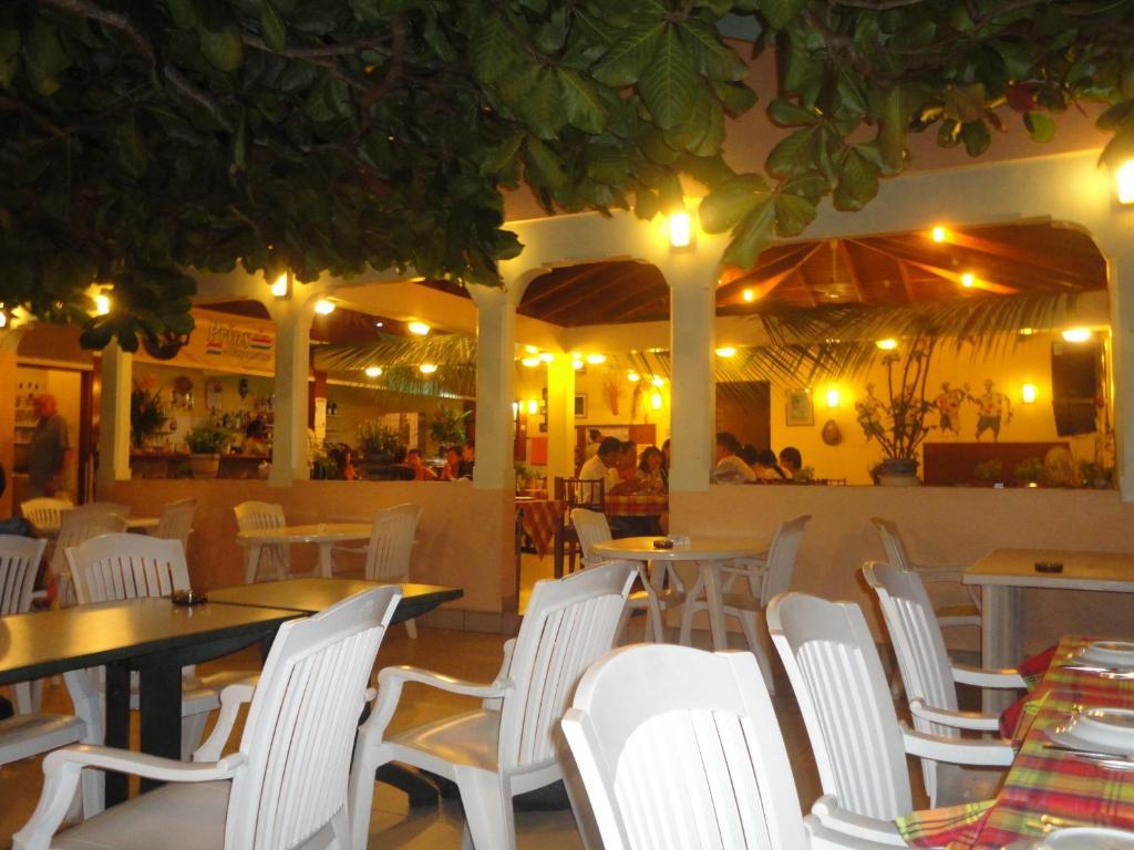 Sunset Bay Club & Seaside Dive Resort Salisbury Exterior foto